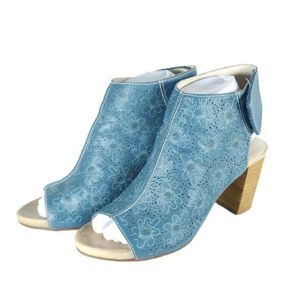 Spring StepβL'artiste Womenβs Fab 39 US8,5 Blue Leather Floral Peep Toe Sandals